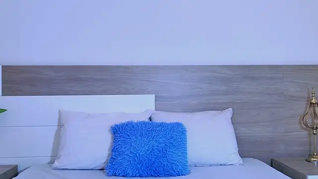 Snapshot of Elodie_Laurent chatting on March 25, 12:22 pm Elodie Laurent online show from March 25, 12:22 pm