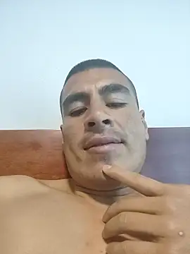 Snapshot of EdwiinR chatting on March 23, 4:22 pm EdwiinR online show from March 23, 4:22 pm