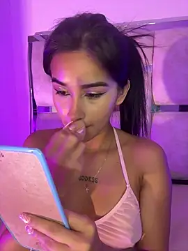 Snapshot of Lizzy_Bonnie chatting on May 19, 11:55 pm Lizzy Bonnie online show from May 19, 11:55 pm
