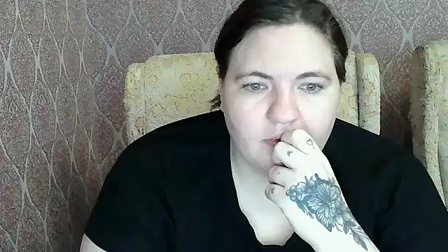 Snapshot of ElviraOreilllyX chatting on April 23, 4:42 pm ElviraOreilllyX online show from April 23, 4:42 pm