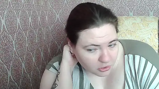 Snapshot of ElviraOreilllyX chatting on April 26, 8:23 am ElviraOreilllyX online show from April 26, 8:23 am