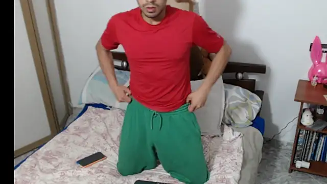 Snapshot of santiago_luxx chatting on March 26, 4:40 am santiago luxx online show from March 26, 4:40 am