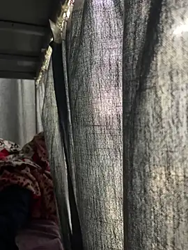 Snapshot of devlove352 chatting on March 25, 10:43 am devlove352 online show from March 25, 10:43 am