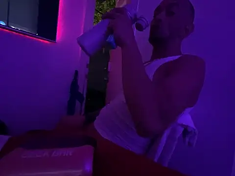 hpcouplee420 online show from April 5, 5:59 am