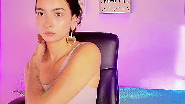 Snapshot of Daphne_Rosse chatting on July 6, 11:51 am Daphne Rosse online show from July 6, 11:51 am