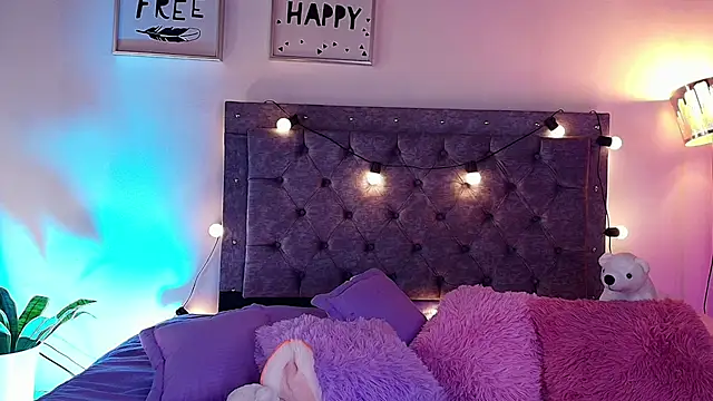 Snapshot of Daphne_Rosse chatting on July 28, 2:13 pm Daphne Rosse online show from July 28, 2:13 pm