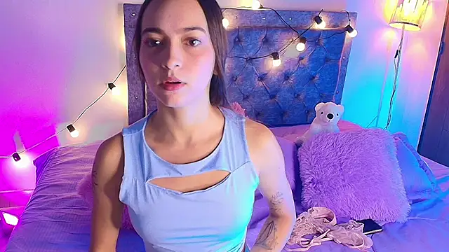 Snapshot of Daphne_Rosse chatting on July 31, 11:20 am Daphne Rosse online show from July 31, 11:20 am