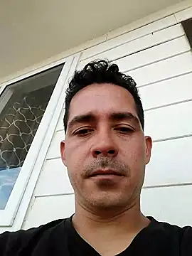 Snapshot of Gabriel_leon33 chatting on April 5, 7:22 pm Gabriel leon33 online show from April 5, 7:22 pm