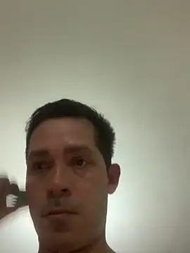 Snapshot of Gabriel_leon33 chatting on April 25, 5:21 am Gabriel leon33 online show from April 25, 5:21 am