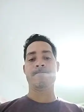 Snapshot of Gabriel_leon33 chatting on April 28, 10:48 pm Gabriel leon33 online show from April 28, 10:48 pm