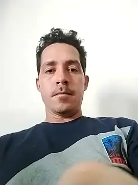 Snapshot of Gabriel_leon33 chatting on May 6, 9:31 pm Gabriel leon33 online show from May 6, 9:31 pm
