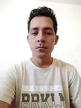 Snapshot of Gabriel_leon33 chatting on May 9, 6:57 pm Gabriel leon33 online show from May 9, 6:57 pm