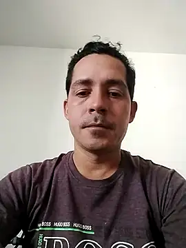 Snapshot of Gabriel_leon33 chatting on May 17, 8:38 pm Gabriel leon33 online show from May 17, 8:38 pm