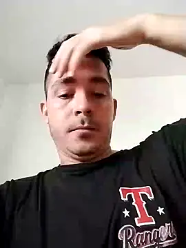 Snapshot of Gabriel_leon33 chatting on May 31, 7:37 pm Gabriel leon33 online show from May 31, 7:37 pm
