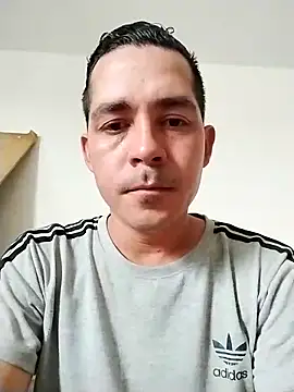 Snapshot of Gabriel_leon33 chatting on June 14, 6:54 pm Gabriel leon33 online show from June 14, 6:54 pm