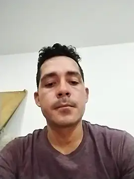 Snapshot of Gabriel_leon33 chatting on June 16, 2:36 am Gabriel leon33 online show from June 16, 2:36 am