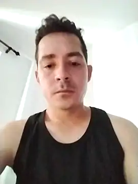 Snapshot of Gabriel_leon33 chatting on June 25, 8:02 pm Gabriel leon33 online show from June 25, 8:02 pm