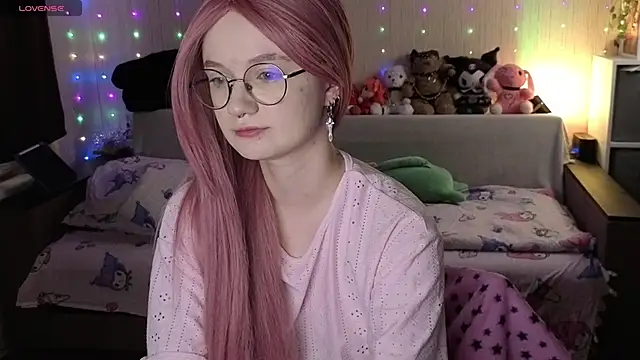 JulietFisher online show from March 28, 4:12 am