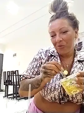 Exotic ParisX online show from April 1, 4:15 pm