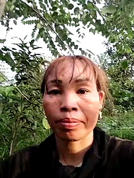 Snapshot of Ely-cute2k chatting on June 17, 11:01 am Ely-cute2k online show from June 17, 11:01 am