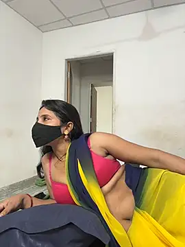 Snapshot of hornysofiya chatting on July 28, 6:31 am hornysofiya online show from July 28, 6:31 am