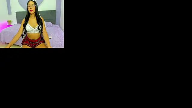 Snapshot of princess_skinny_ chatting on July 12, 9:06 pm princess skinny online show from July 12, 9:06 pm