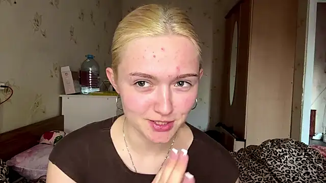 Snapshot of Sophia_Blonde chatting on April 8, 2:28 pm Sophia Blonde online show from April 8, 2:28 pm
