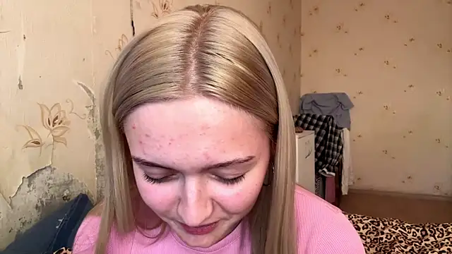 Snapshot of Sophia_Blonde chatting on April 16, 2:18 pm Sophia Blonde online show from April 16, 2:18 pm