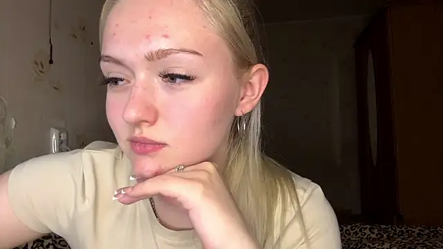 Snapshot of Sophia_Blonde chatting on April 20, 3:26 pm Sophia Blonde online show from April 20, 3:26 pm