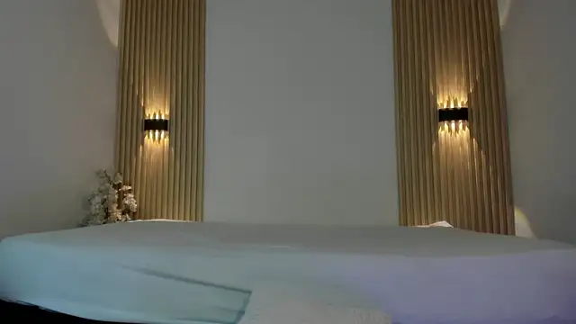 Snapshot of IslaScott chatting on April 30, 8:57 pm IslaScott online show from April 30, 8:57 pm
