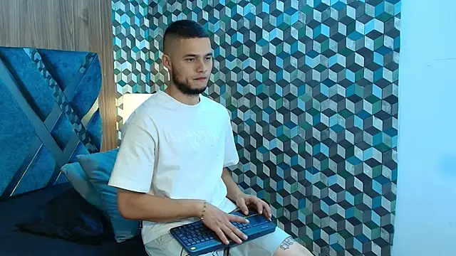 Snapshot of Joaho_Fernandez chatting on July 24, 8:40 pm Joaho Fernandez online show from July 24, 8:40 pm