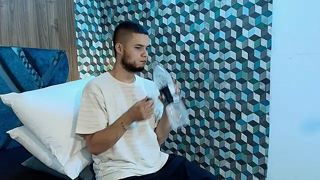 Snapshot of Joaho_Fernandez chatting on July 29, 8:51 pm Joaho Fernandez online show from July 29, 8:51 pm