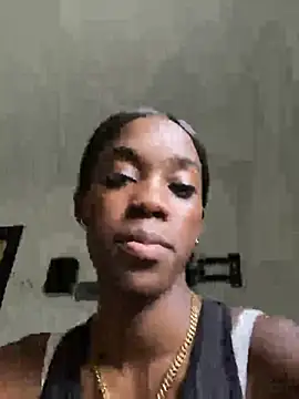 Snapshot of Lysii chatting on April 9, 10:37 pm Lysii online show from April 9, 10:37 pm