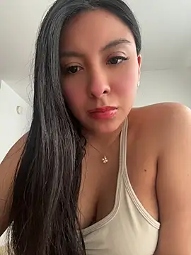 Snapshot of mila_gomez_ chatting on July 1, 9:58 pm mila gomez online show from July 1, 9:58 pm