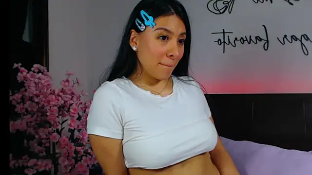 Snapshot of mila_gomez_ chatting on July 7, 2:36 am mila gomez online show from July 7, 2:36 am