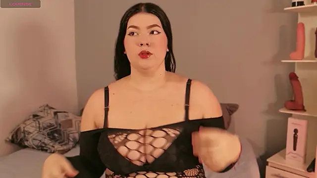 Snapshot of Ale_Silvanna chatting on May 12, 8:28 pm Ale Silvanna online show from May 12, 8:28 pm