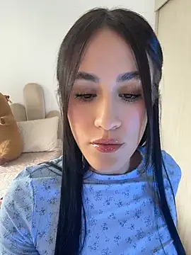 SerenaFox  online show from May 7, 8:14 pm