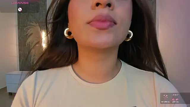 Snapshot of alana_dantes_ chatting on April 20, 7:15 pm alana dantes online show from April 20, 7:15 pm