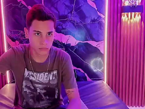 Bigx Twink   online show from March 27, 12:27 pm