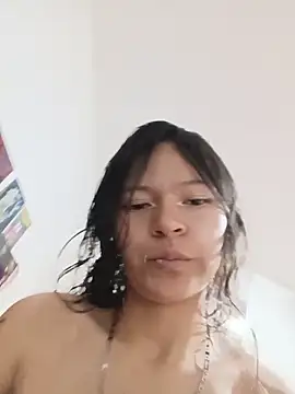 Snapshot of Ninffa_sweet21 chatting on June 2, 7:27 pm Ninffa sweet21 online show from June 2, 7:27 pm
