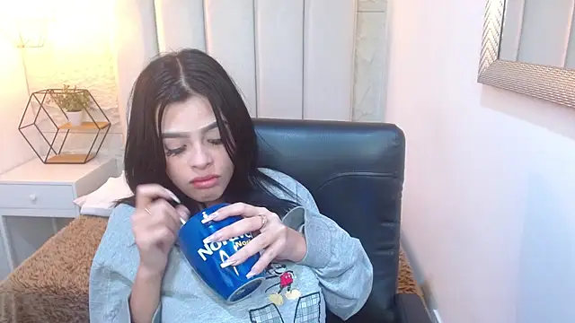 mia velvetk online show from May 8, 7:57 am