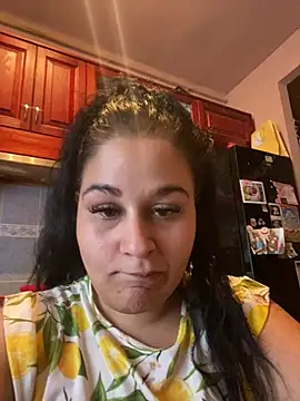 Snapshot of Szandra26 chatting on July 16, 3:29 pm Szandra26 online show from July 16, 3:29 pm