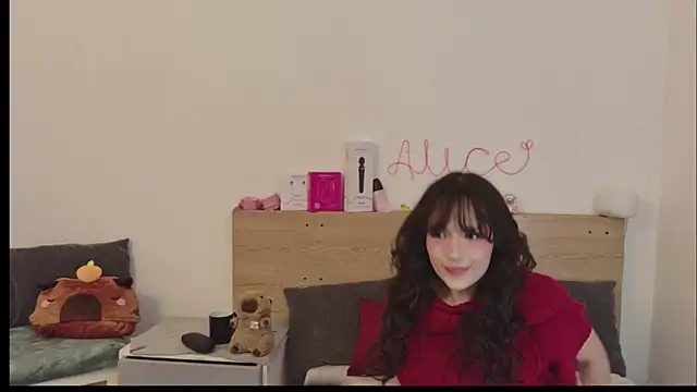 Snapshot of Sweet_Alice_S chatting on July 7, 7:51 pm Sweet Alice S online show from July 7, 7:51 pm