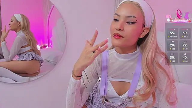 Snapshot of mia__poppy chatting on April 17, 3:20 am mia poppy online show from April 17, 3:20 am