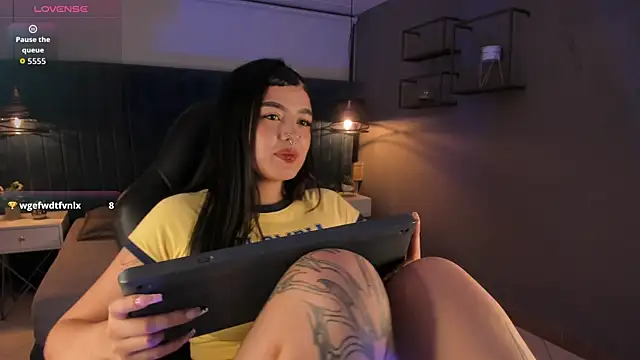 Snapshot of magic_zantana chatting on June 1, 9:27 pm magic zantana online show from June 1, 9:27 pm