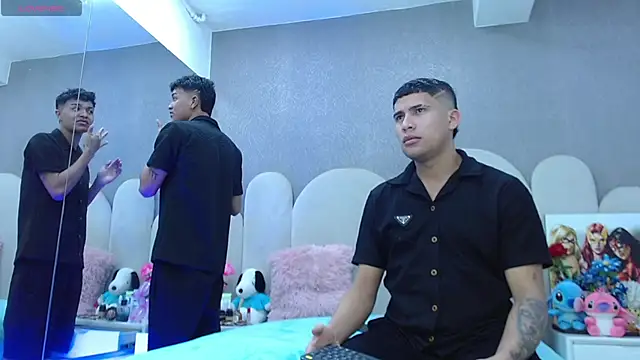 Snapshot of party_duo_playboy chatting on March 26, 3:01 am party duo playboy online show from March 26, 3:01 am