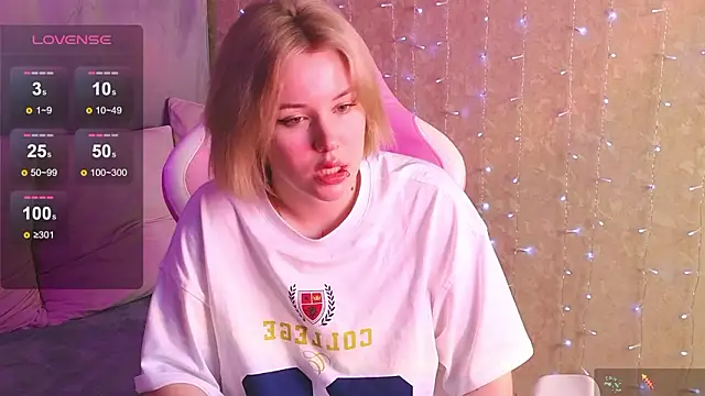 Snapshot of MelissaAvis chatting on March 26, 9:37 am MelissaAvis online show from March 26, 9:37 am