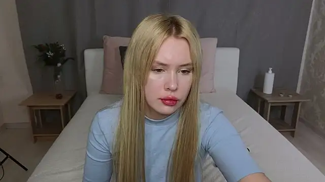 Snapshot of MelissaAvis chatting on June 23, 5:38 am MelissaAvis online show from June 23, 5:38 am