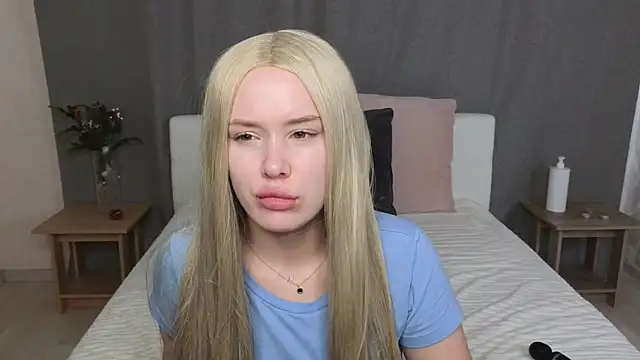 Snapshot of MelissaAvis chatting on July 7, 6:47 am MelissaAvis online show from July 7, 6:47 am
