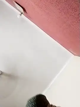 Snapshot of Sweet_Stuff1990 chatting on April 1, 10:05 am Sweet Stuff1990 online show from April 1, 10:05 am